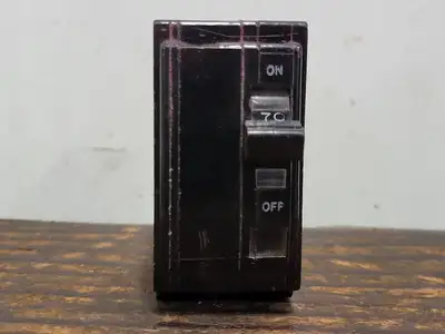 USED SQUARE D QO270