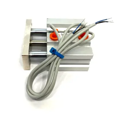 USED SMC GUIDED PNEUMATIC CYLINDER SLIDE BEARING 20MM STROKE