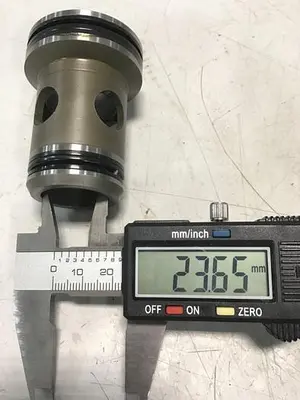 USED VICKERS 25-D10-30