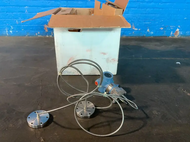 Used ROSEMOUNT 3051CD2A22A1AS8M5B4E5Q4 Pressure Transmitters Ohio US | HGR 24 #1263273