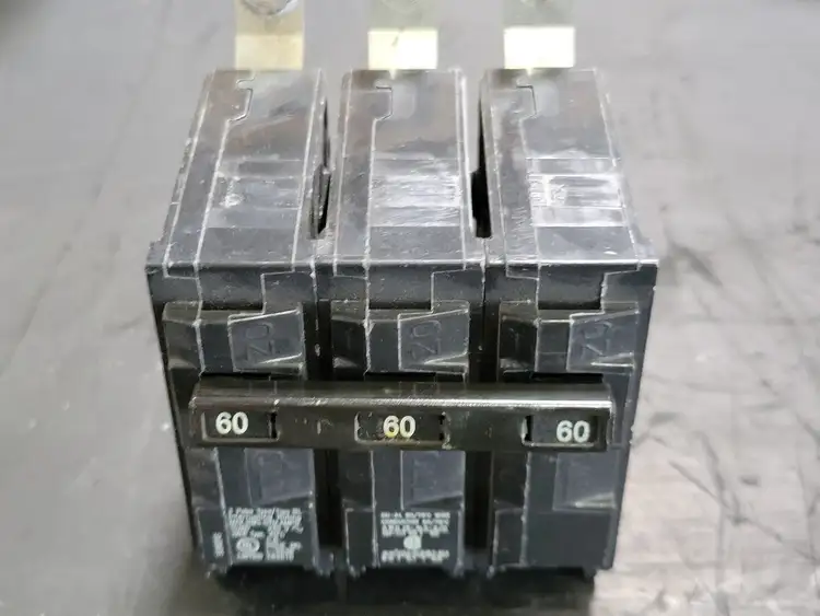 Used SIEMENS B360 Switchgears British Columbia CA | Lenmark #242144