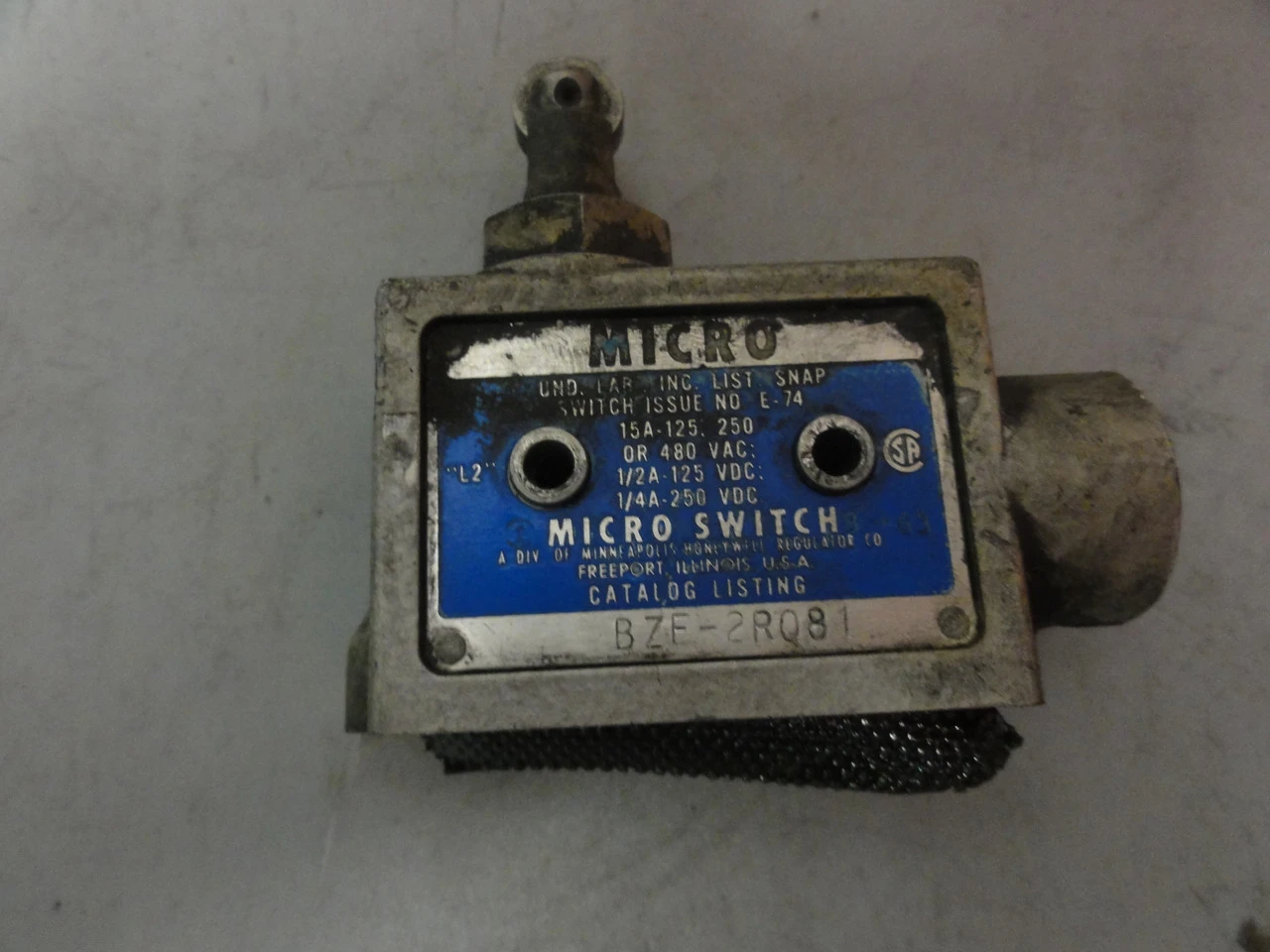USED HONEYWELL MICROSWITCH BZE-2R081