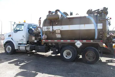 Used 2008 STERLING PRESVAC 3000 GAL Septic/Sewer/Vacuum Trucks Manitoba CA | Conquest Truck & Auto Sales #1421363