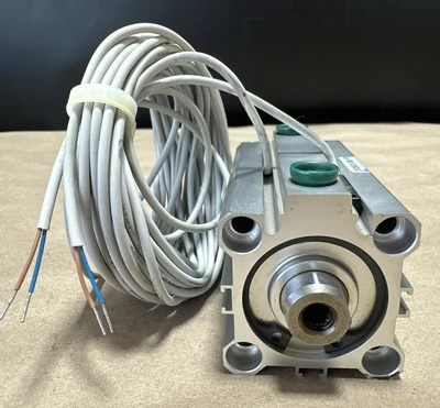 NEW SMC CDQ2B32-50D-F9BWL
