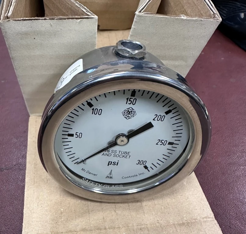 MCDANIEL KGL 2.5" 0-300PSI PRESSURE GAUGE