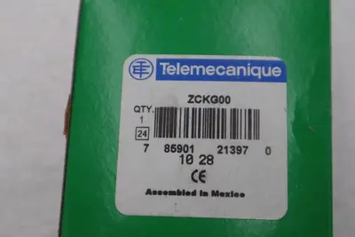 NEW OPEN BOX TELEMECANIQUE SCHNEIDER ZCKG00 LIMIT SWITCH STOCK G894A