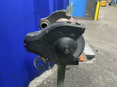 Used 2002 DAYTON 4Z909C Pedestal Type Grinders (Double End) Ohio US | HGR 24 #1437817