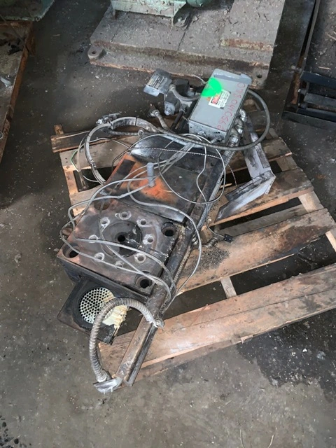Used Beringer 4.5" Down Stream - Screen Changers | Perry Equipment #454400