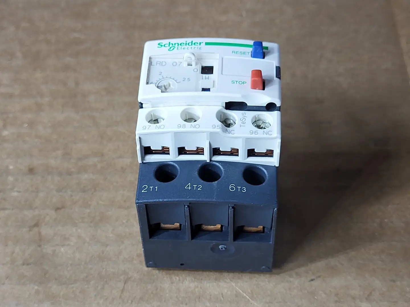 USED SCHNEIDER ELECTRIC LRD07