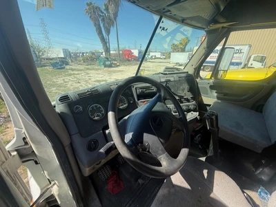USED 2015 FREIGHTLINER CASCADIA