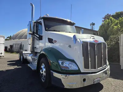 USED 2015 PETERBILT 579