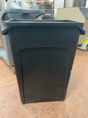 Used Rubbermaid Used Rubbermaid 23 Gallon Slim Jim Black Rectangular Trash Can Bins Illinois US | Falcon Restaurant Supply #1376059