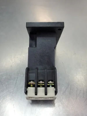 Fuji SZ-HB Thermal Overload Relay Independent Mounting Base. 4E-26