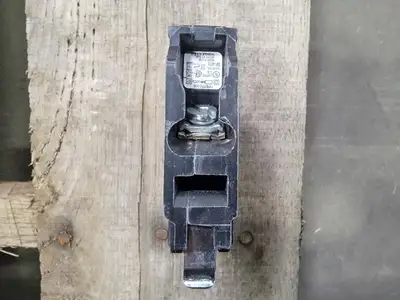 USED SQUARE D QOB115