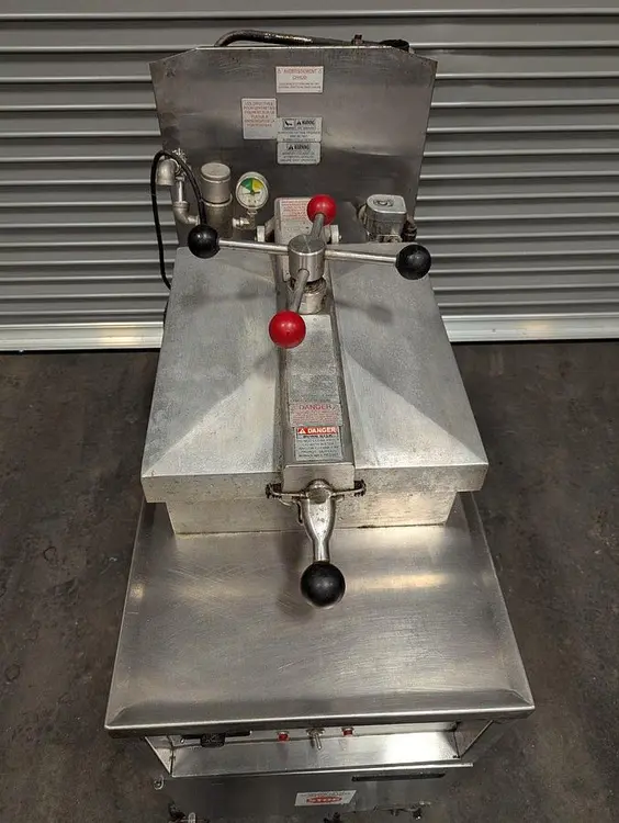 Used HENNY PENNY 600 Cookers / Coolers / Fryers British Columbia CA | Surrey Food Equipment #1413189