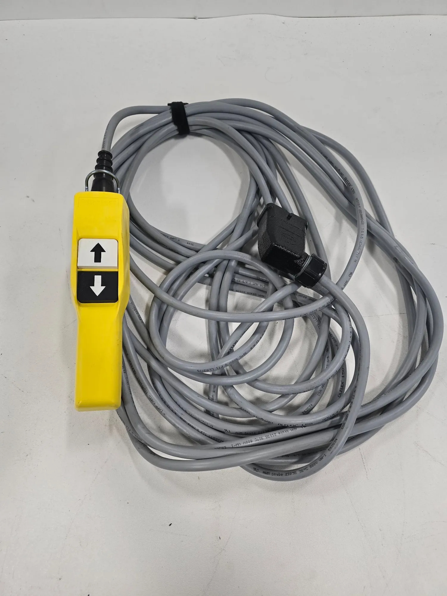 USED SCHNEIDER ELECTRIC XAC A201