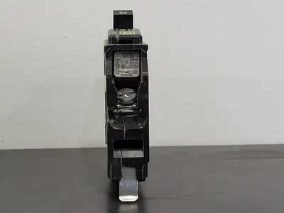 USED SQUARE D QOB120