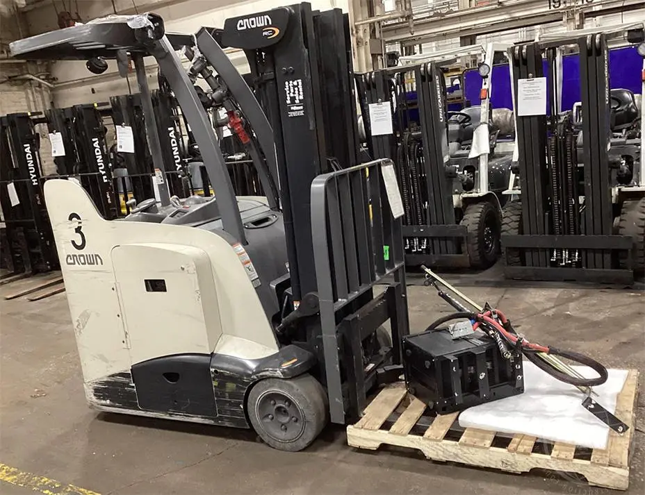 Used 2020 CROWN RC5545-40 Reach Trucks Illinois US | Forklift Exchange #1274738