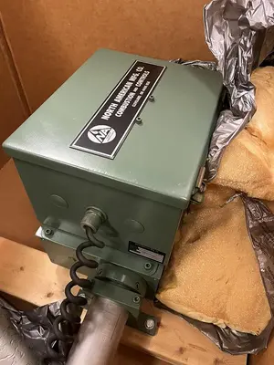 USED FIVES NORTH AMERICAN HF-4702
