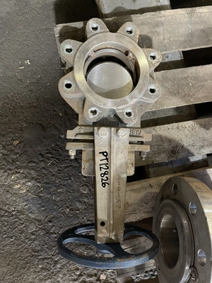Fabri-Valve 4"-150 knife gate valve, hand wheel operated