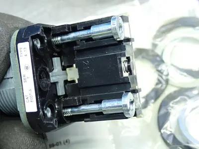 NEW ALLEN BRADLEY 800TA6A
