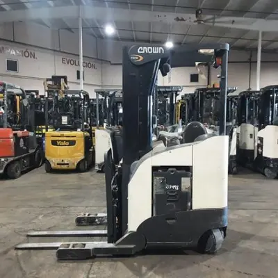 USED 2019 CROWN RR5725-45