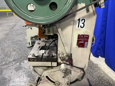 Used STEFANO MANZONI R.G.V.T Single Station Punches Ohio US | HGR 24 #1561793