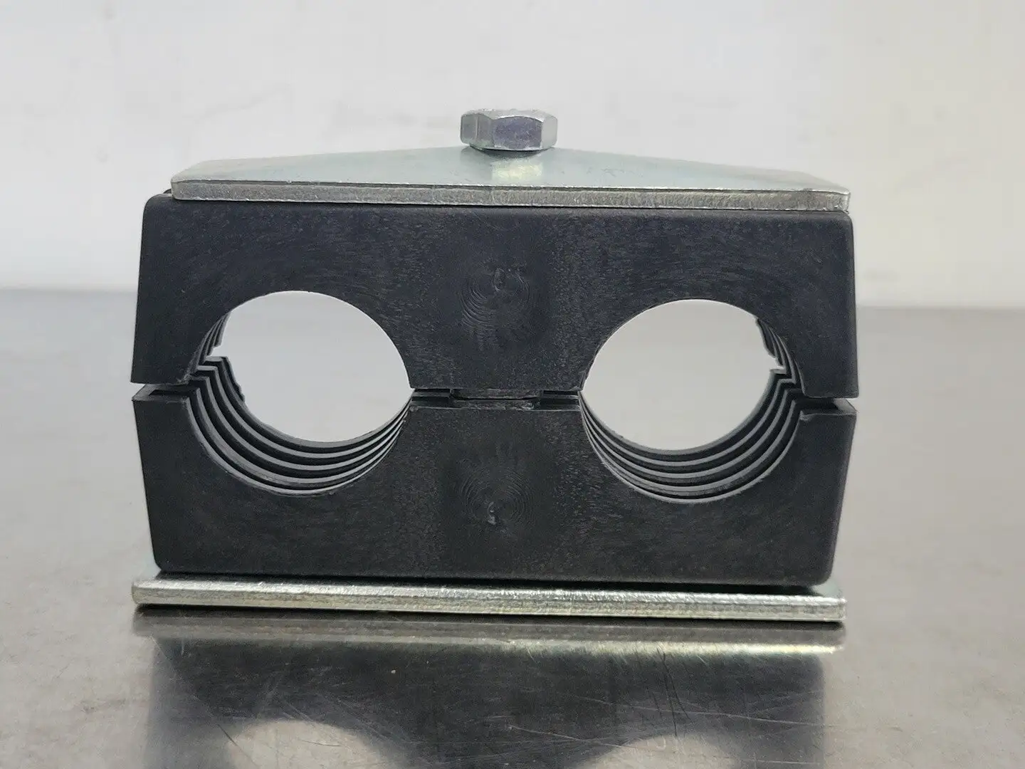 Twin Assembly Pipe Clamp 1-1/4" Hole