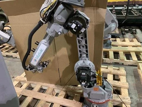 Used 2008 YASKAWA MOTOMAN YASKAWA MOTOMAN SSF2000 Robots Michigan US | RAB Industries, Inc. #183926