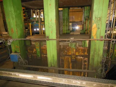 USED BECKER PANEL PRESS 650 TON