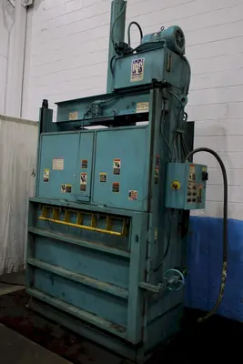 60" X 30" INTERNATIONAL PRESS & SHEAR MODEL IVB-606HD CARDBOARD BALER