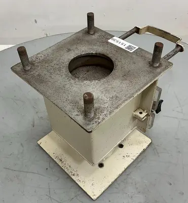 USED METAL FABRICATOR NO MODEL NUMBER / NO TAG