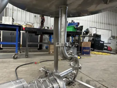 SS holding tank with pump