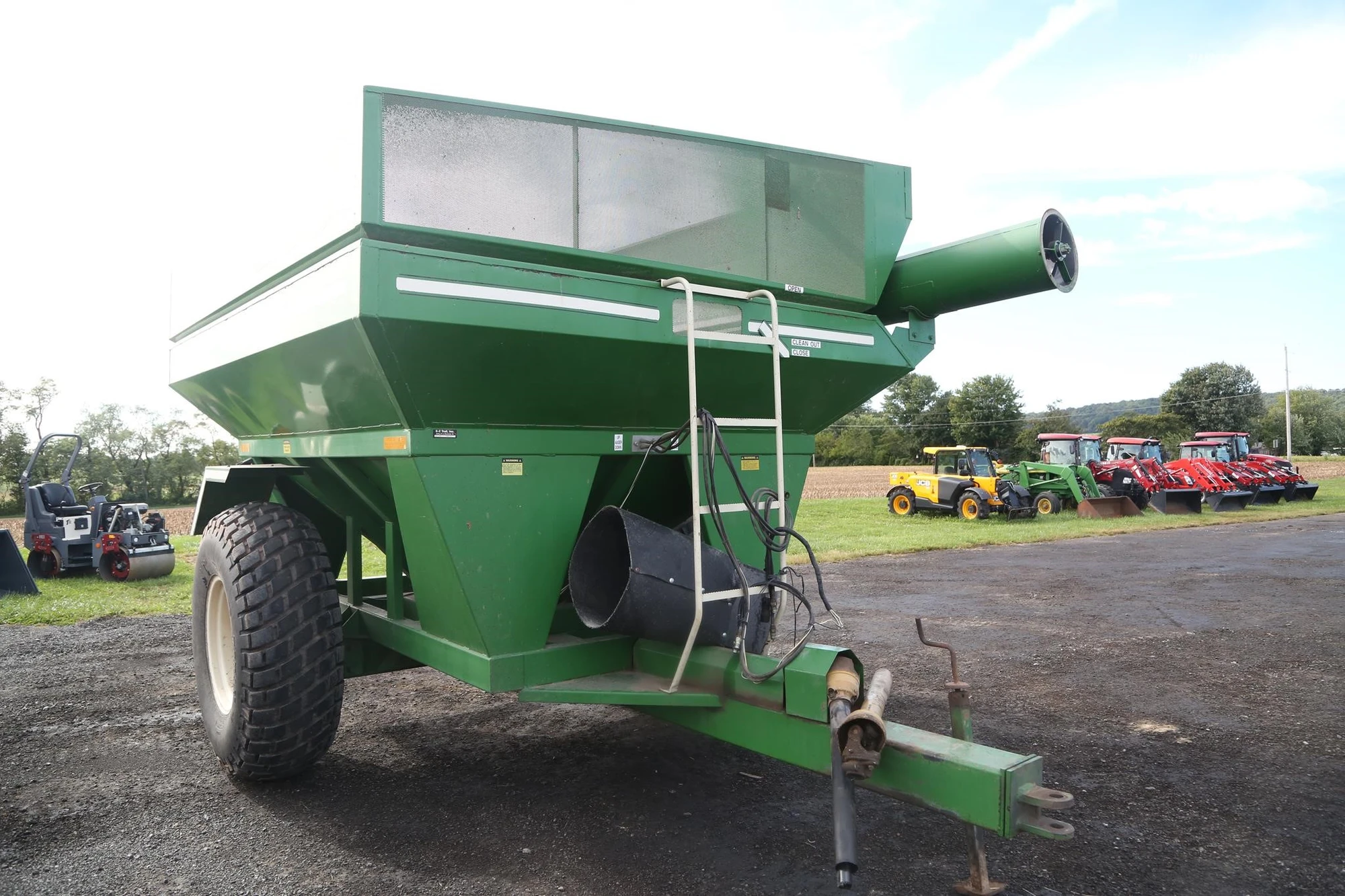 Used 2010 E-Z TRAIL 510 Grain Carts Pennsylvania US | Zimmerman Farm Service #1484418
