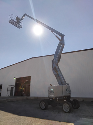 USED 2015 Genie Z-62/40
