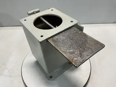 USED METAL FABRICATOR NO MODEL / NO TAG