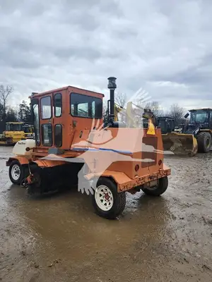 USED 2005 BROCE RJ350