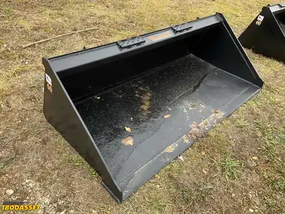 New Tomahawk 66” skid steer bucket, welded on high carbon cutting edge, skid steer quick attach