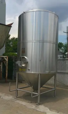 SPC9197  Tank 2000 gallon vertical tank, Stainless Steel, conical