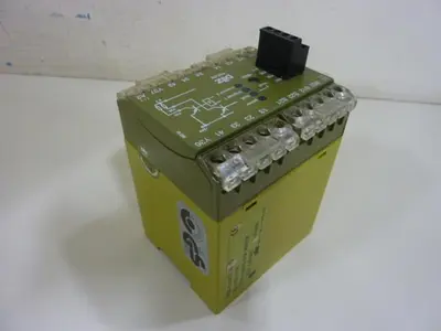 USED PILZ PNOZ824VDC3S1O