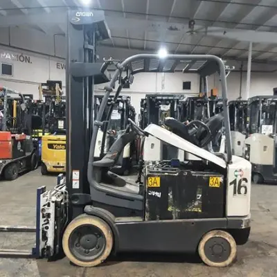 USED 2019 CROWN FC5225-60