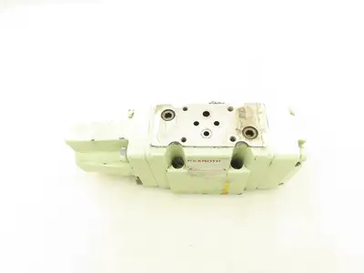 Rexroth 4WRZ 10 E1-85-40/6A24N9K4/D2MR Hydraulic Proportional Directional Valve