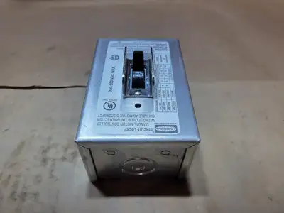 New | in-Stock HUBBELL HBL1379D Switchgears British Columbia CA | Lenmark #1438344