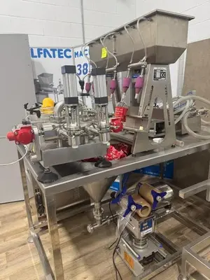 Moderna Gravity Liquid Filler