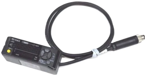 Keyence FD-V45AP Amplifier Unit, Panel Mount Type, PNP [New]