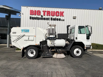 Used 2004 FREIGHTLINER FC80 Street Sweeper California US | Big Truck & Equipment #1412212