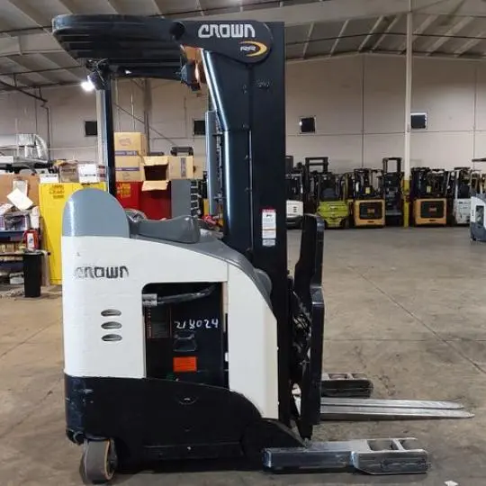 USED 2019 CROWN RR5725-45