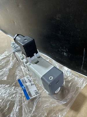 NEW SMC VQ7-6-FHG-D-3Z