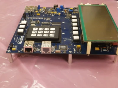USED Cirrus Logic Cirrus Logic (crystal)  CRD89712+LCD