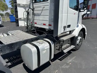Used 2022 VOLVO VNR64T300 Conventional trucks California US | Ben Kaplan Equipment #1284794